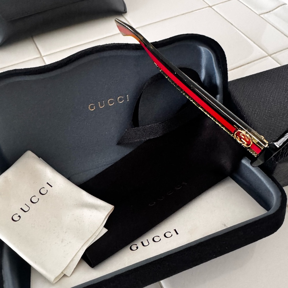 New Gucci Oversized Black Sunglasses Style GG0036SN - Picture 6 of 8